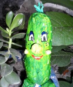 Cucumbers using papier-mâché technique