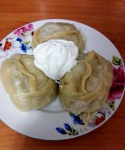 “Bogatyrskie” manti with minced meat