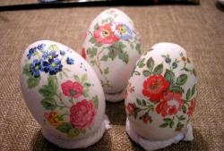 Decoupage eggs for Easter