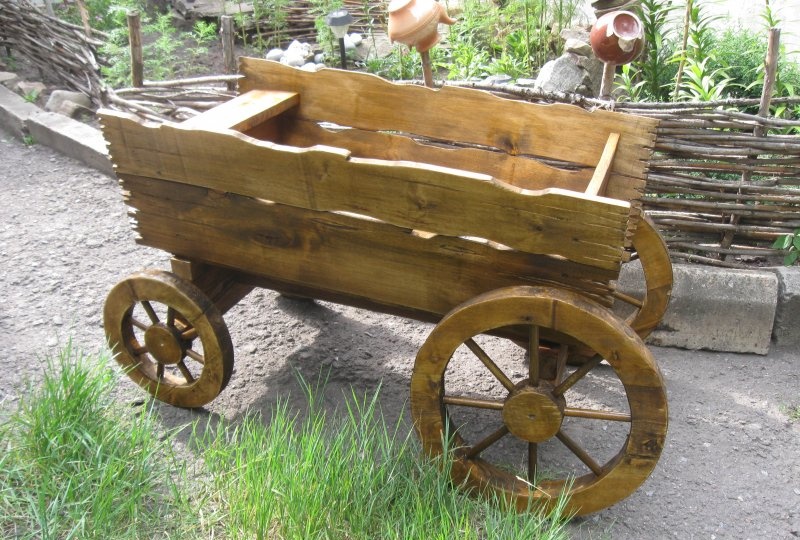 Making a wooden chaise