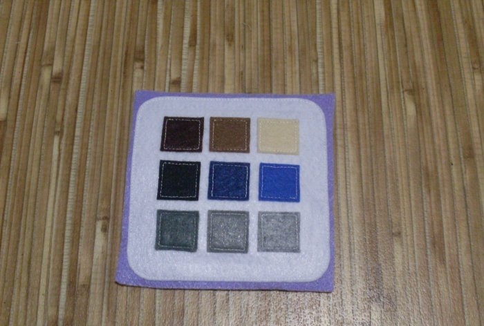 We sew a toy eyeshadow palette from felt