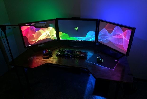 Simple computer desk