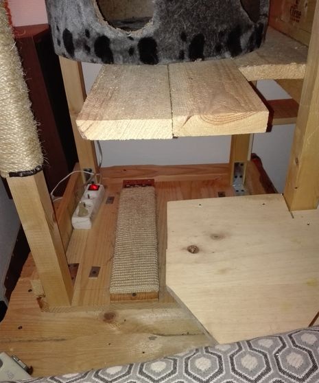 Very tall and durable cat house