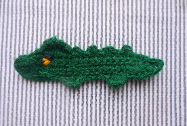 Crochet tropical applique for summer t-shirt