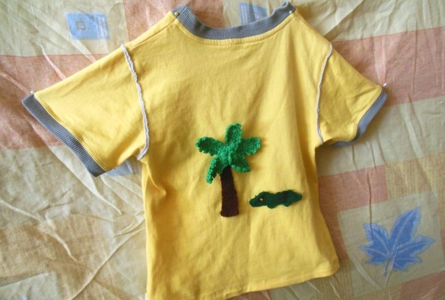 Crochet tropical applique for summer t-shirt