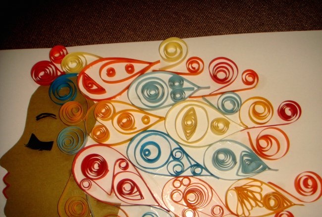 Painting using quilling technique