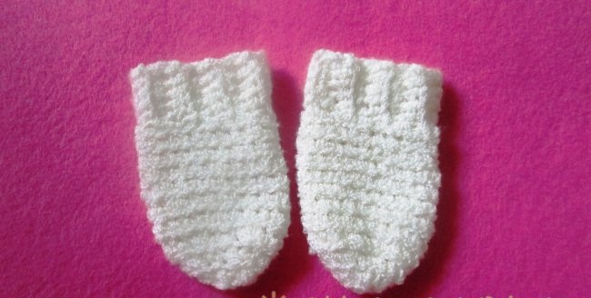 Crochet scratching mittens for newborns