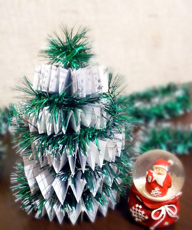 DIY Christmas tree made from office paper