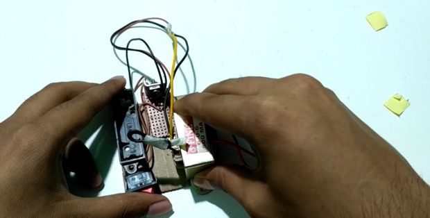 The simplest inverter 1.5 V - 220 V