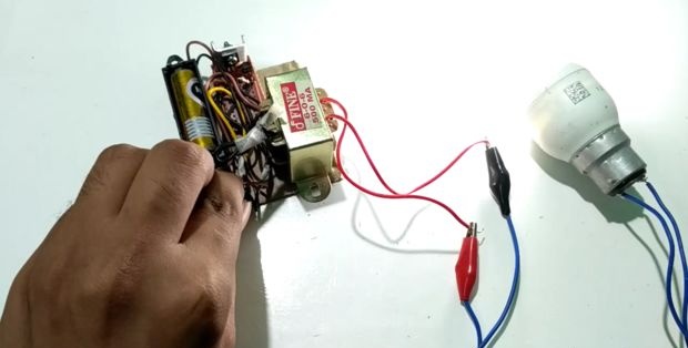 The simplest inverter 1.5 V - 220 V