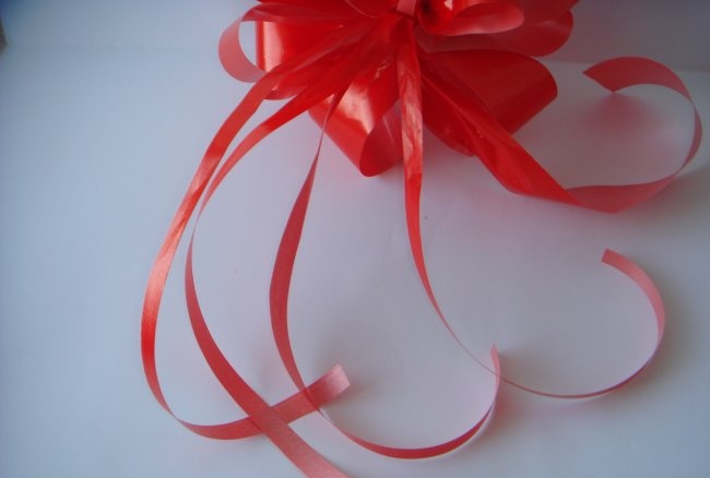 Bows for gift wrapping