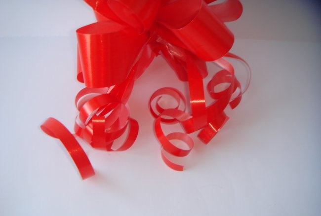 Bows for gift wrapping