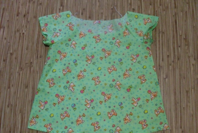 We sew a summer blouse for a baby with our own hands