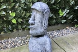 Garden figurines – Moai