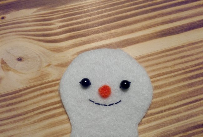 DIY felt snowmen