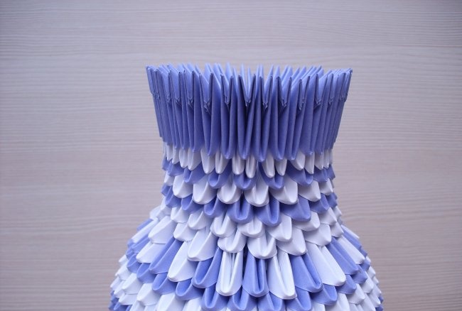 Vase made of triangular origami modules