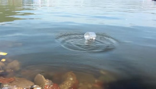 Fishing with a plastic bottle