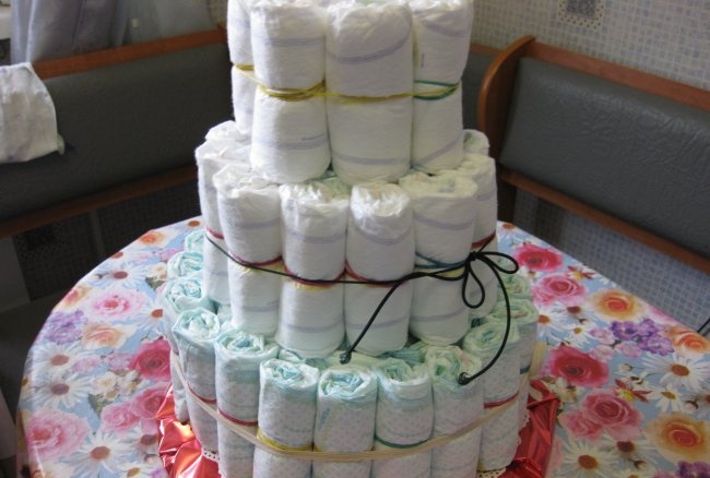 Gift cake made from diapers