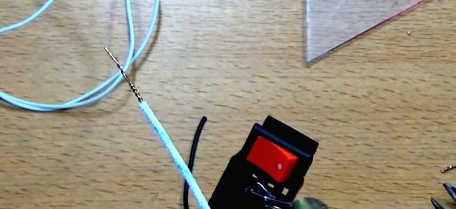 Mini soldering iron battery powered