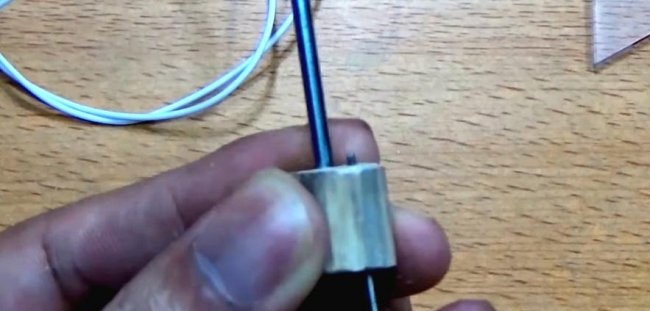 Mini soldering iron battery powered