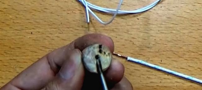 Mini soldering iron battery powered