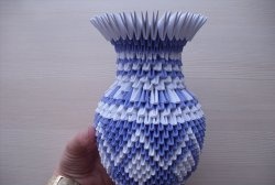 Vase made of triangular origami modules