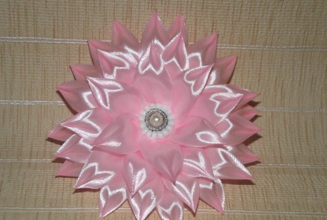 Dahlia made of satin ribbons