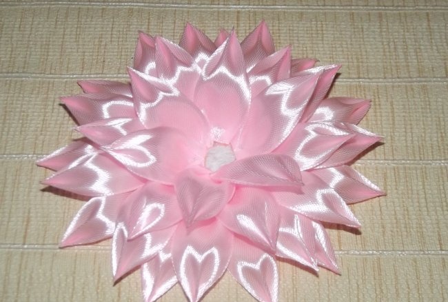 Dahlia made of satin ribbons