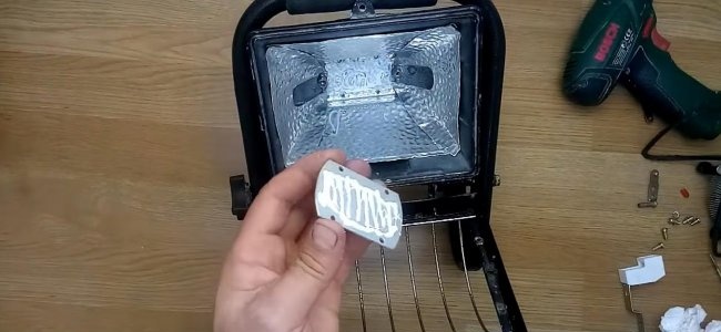 Converting a halogen spotlight into an LED one