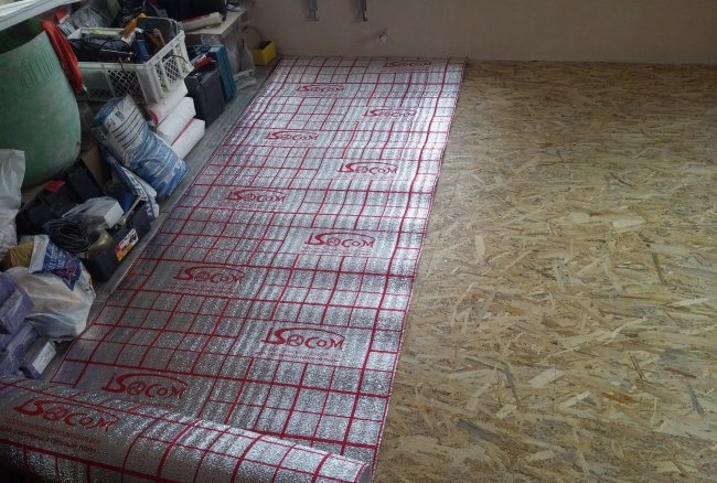 Laying infrared film flooring