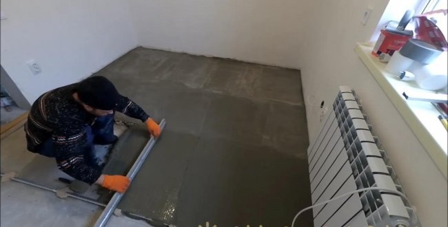 Floor screed