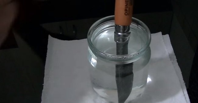 Burnishing a knife in citric acid