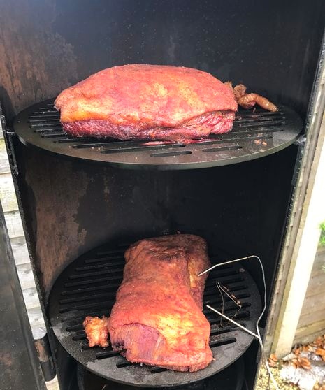 Hot smoked smokehouse from a gas cylinder