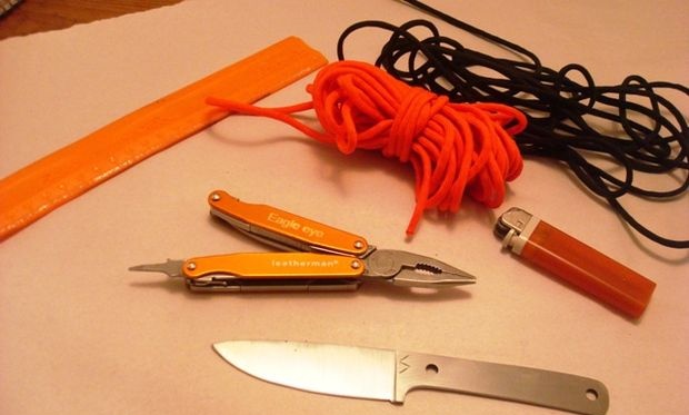 Paracord braiding of knife handle