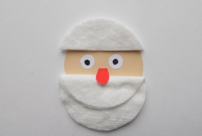 Santa Claus made of paper and cotton pads