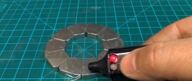 Magnetic detector