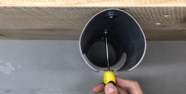 Screwdriver holder made of PVC pipe