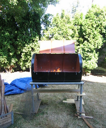 How to make a barbecue grill from a barrel