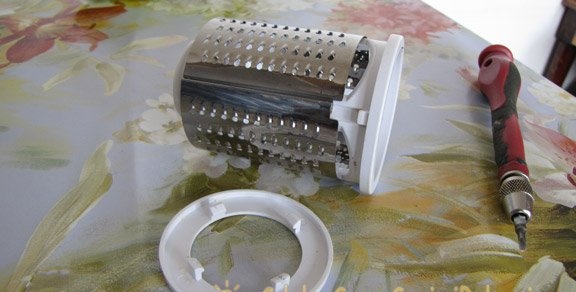 How to sharpen a vegetable grater very quickly