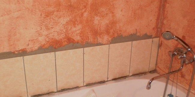 Laying tiles on walls and floors