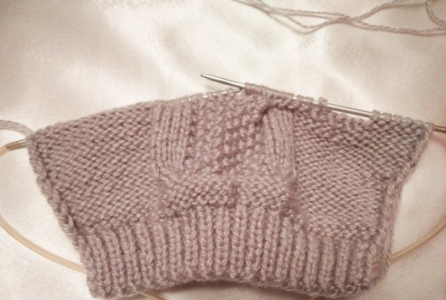 How to knit mitts with an owl pattern