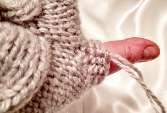 How to knit mitts with an owl pattern