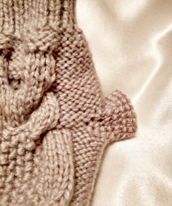 How to knit mitts with an owl pattern