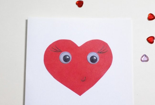 Postcard Heart with eyes