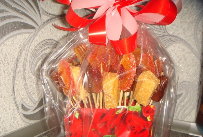 Sweet basket