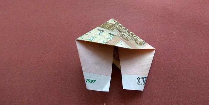 DIY origami pyramid model from banknotes