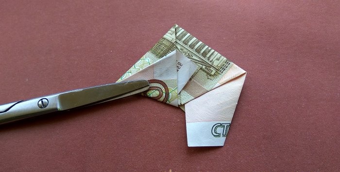 DIY origami pyramid model from banknotes