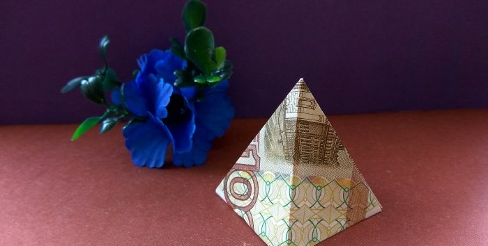 DIY origami pyramid model from banknotes