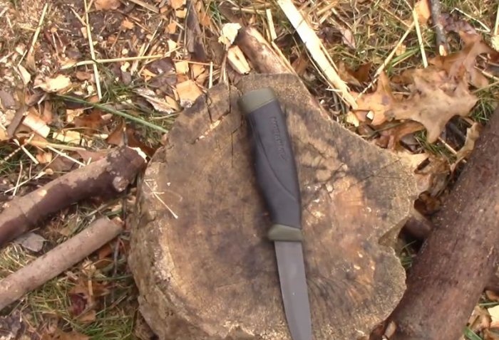 Anti-corrosion coating of the knife