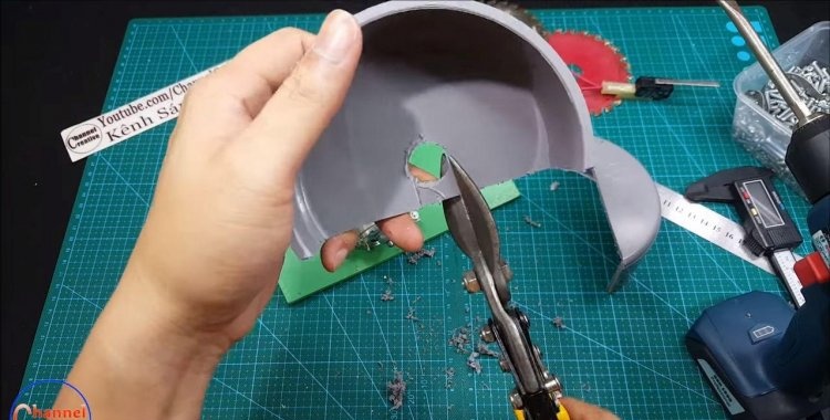 Mini circular saw